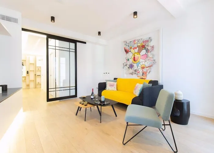 Magnificent Renovated 4-Room Apartment - Croisette Carre D\'Or