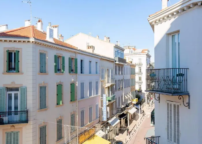 Magnificent Renovated 4-Room Apartment - Croisette Carre D\'Or